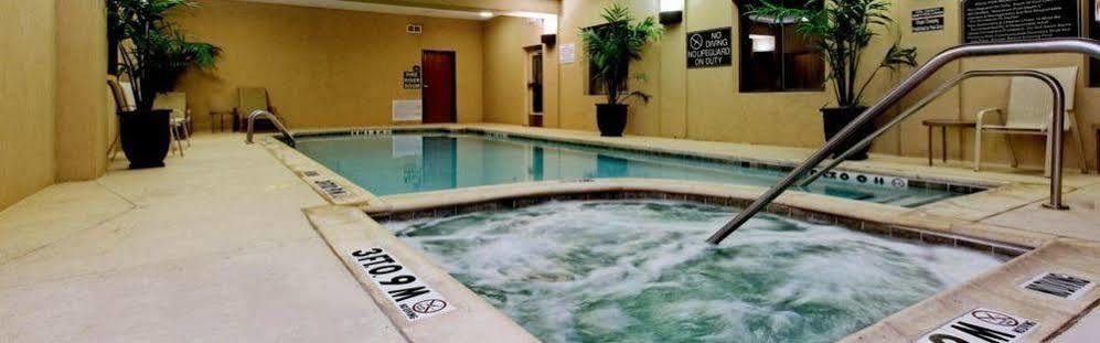 Holiday Express & - Fort Worth, An Ihg Hotel