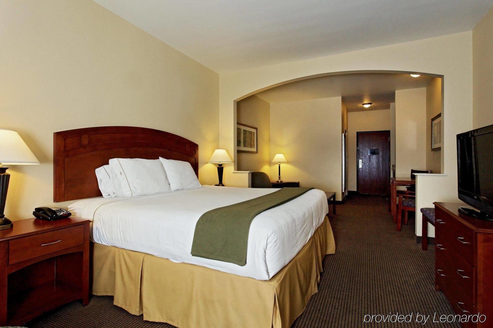 Holiday Express & - Fort Worth, An Ihg Hotel